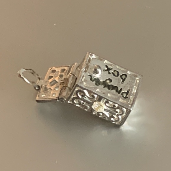Vintage Sterling Silver Tiny Prayer Box Charm, Stamped 925 - Picture 8 of 11